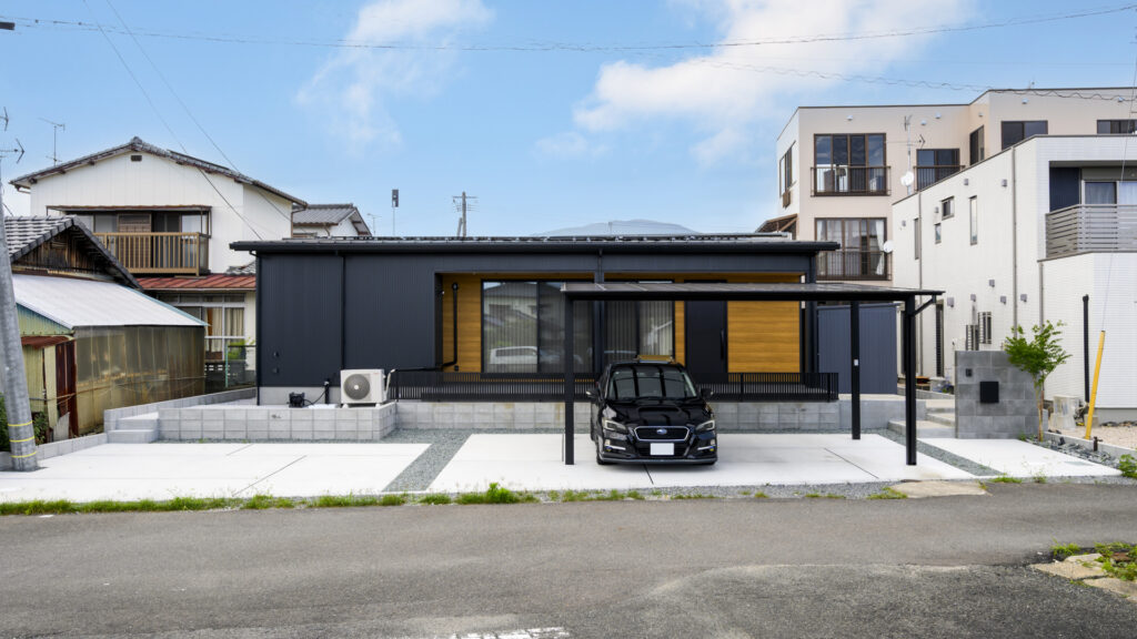 ホームパーティを楽しむ回遊動線の平屋