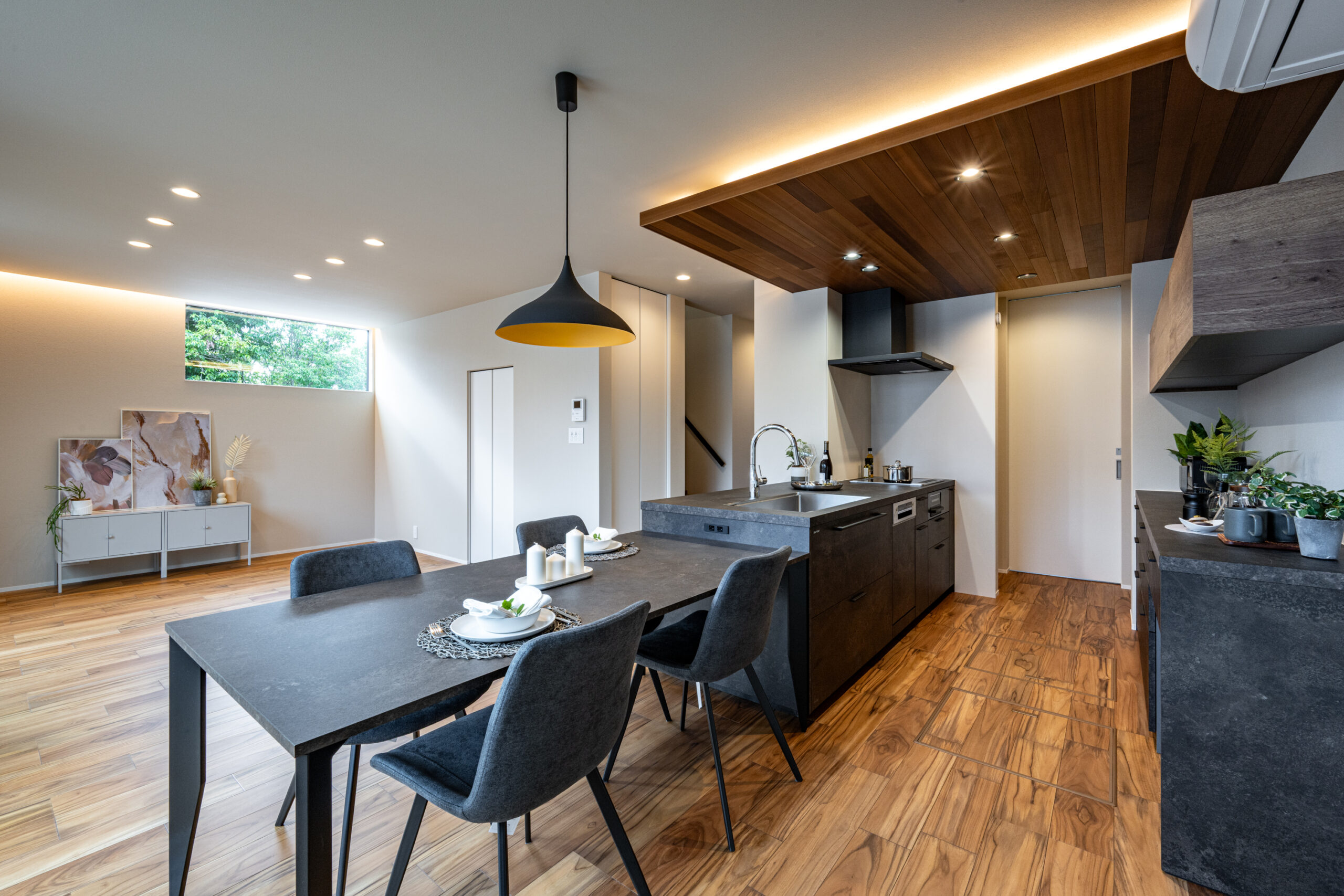 プロの視点で「納得」が深まる。設計士による直接案内