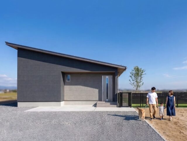 【設計士インタビュー】愛犬と家族がのびのびと暮らす広々平屋
